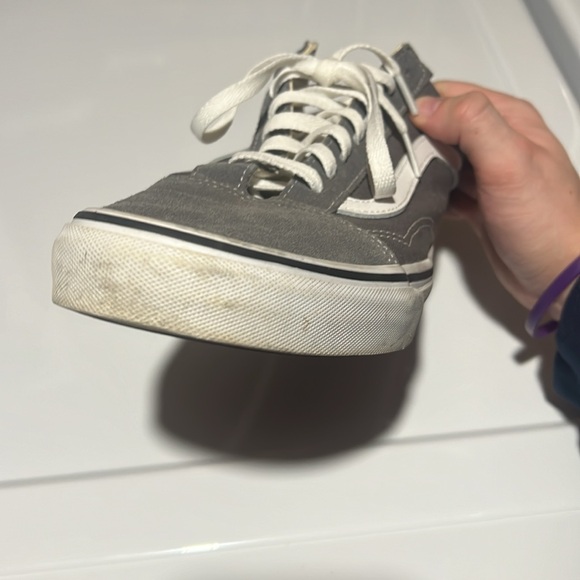 Vans - Picture 10 of 11